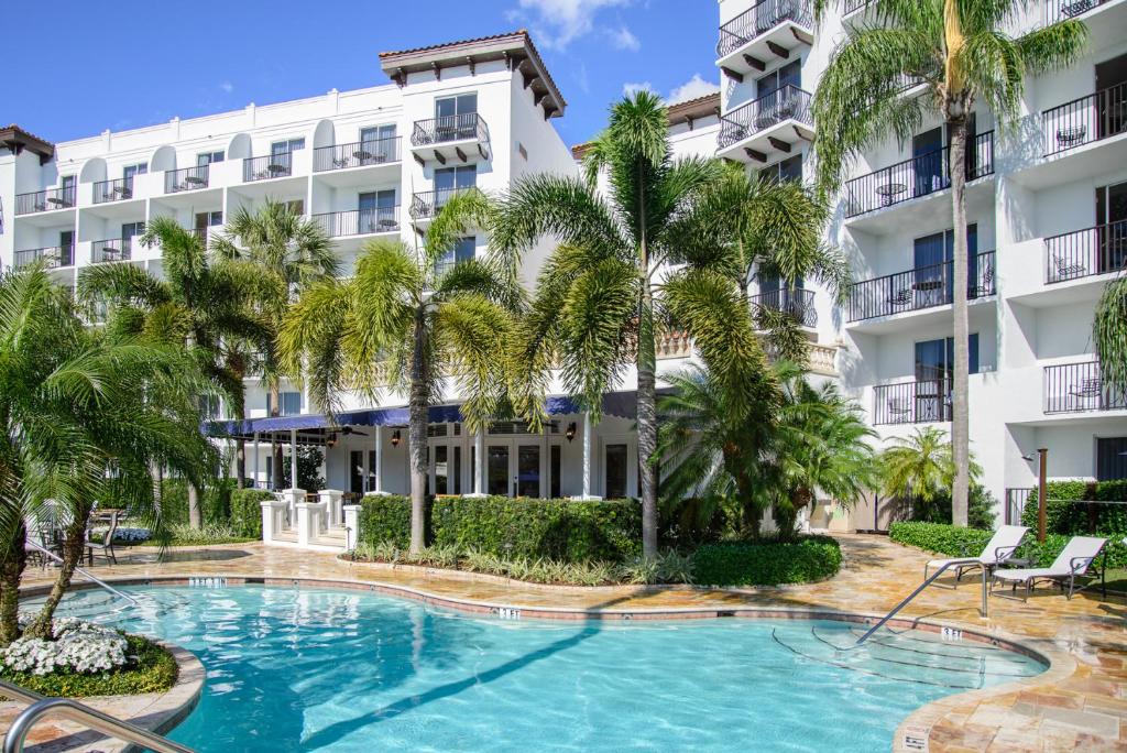 Naples Luxury 5-Night Beach Resort Retreat
